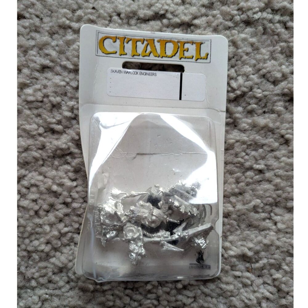 NIB Warhammer Pewter Skaven Warlock Engineers Minatures